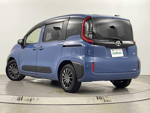 トヨタ シエンタ ハイブリッド Z 埼玉県 2023(令5)年 3.3万km グレイッシュブルー 純正ナビ（Ｂｌｕｅｔｏｏｔｈ・ＴＶ・ＡＭ・ＦＭ）/全方位カメラ/両側パワースライドドア/前方ドライブレコーダー/ビルトインＥＴＣ/アダプティブクルーズコントロール/ブラインドスポットモニター/盗難防止装置/レーンキープアシスト/横滑り防止装置/コーナーセンサー/オートハイビーム/フルフラットシート/社外アルミホイール/社外フロアマット/LEDヘッドライト
