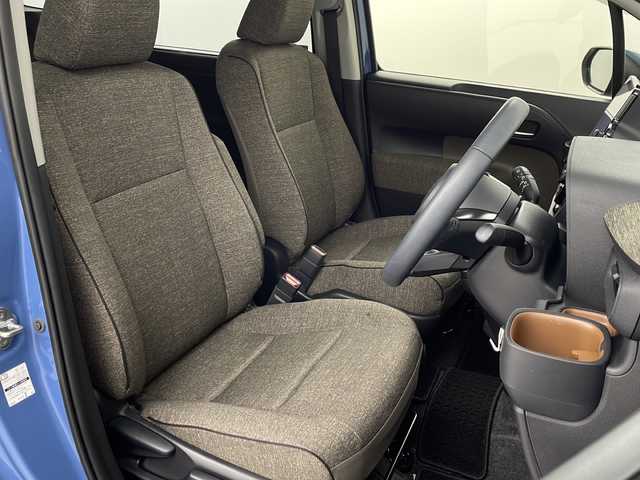 トヨタ シエンタ ハイブリッド Z 埼玉県 2023(令5)年 3.3万km グレイッシュブルー 純正ナビ（Ｂｌｕｅｔｏｏｔｈ・ＴＶ・ＡＭ・ＦＭ）/全方位カメラ/両側パワースライドドア/前方ドライブレコーダー/ビルトインＥＴＣ/アダプティブクルーズコントロール/ブラインドスポットモニター/盗難防止装置/レーンキープアシスト/横滑り防止装置/コーナーセンサー/オートハイビーム/フルフラットシート/社外アルミホイール/社外フロアマット/LEDヘッドライト