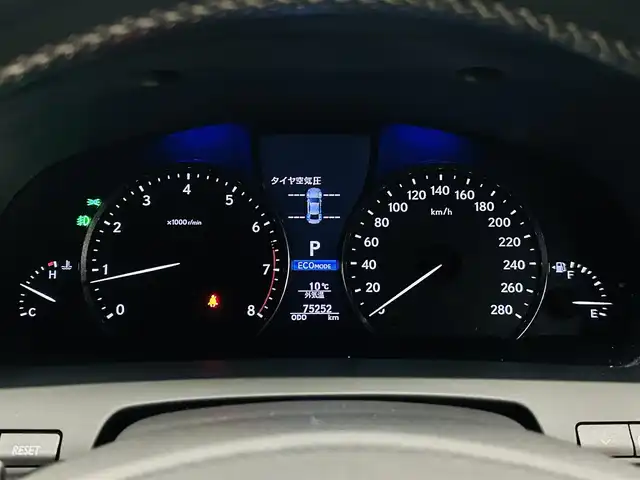 レクサス ＬＳ 460 Fスポーツ 千葉県 2015(平27)年 7.6万km ホワイトノーヴァガラスフレーク サンルーフ/Fスポーツ専用黒レザーシート/・前席シートヒーター、ベンチレーション機能/・前席パワーシート、メモリー機能付き/前席ドア　イージークロージャー/Fスポーツ専用パドルシフト付ステアリング/・ステアリングヒーター機能/BSM(ブラインドスポットモニタリングシステム)/パーキングセンサー/クルーズコントロール/Lowenhart 20インチアルミホイール/・245 40R20　2024年製造ブリヂストンREGNO装着/メーカーナビゲーション/・フルセグTV(キャンセラー取付済)/・Bluetoothオーディオ/・DVD Blu-ray/ビルトインETC/コムテック　ドライビング・セーフティ・センサー ZERO 808LV/バックガイドモニター/ドライブレコーダー/スマートキー　２個/カードキー　１枚