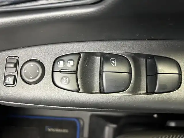 日産 セレナ e－パワー ハイウェイスター V 鹿児島県 2020(令2)年 4.4万km 黒 純正ナビ/アラウンドビューモニター/フルセグTV/両側パワースライドドア/ハンズフリーオートスライドドア/純正前方ドライブレコーダー/ETC/BSM/HDMI/インテリジェントエマージェンシーブレーキ/クルーズコントロール/オートライト/LEDヘッドライト/後席ロール式サンシェード/純正フロアマット/純正アルミホイール