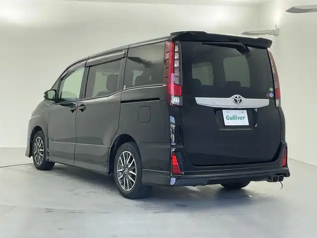 トヨタ ノア Si 福井県 2015(平27)年 5.7万km ブラック 純正SDナビ/ＣＤ　ＤＶＤ　Ｂｌｕｅｔｏｏｔｈ　/フルセグＴＶ　ＦＭ　ＡＭ　ＳＤ　/バックカメラ　/MTモード付きAT/両側パワースライドドア　/ビルトインＥＴＣ　/モデリスタエアロ/マフラーカッター/純正AW/オートライト