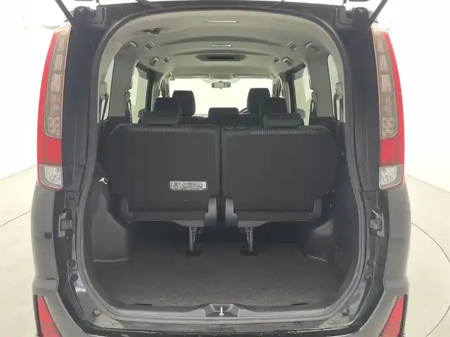 トヨタ ノア Si 福井県 2015(平27)年 5.7万km ブラック 純正SDナビ/ＣＤ　ＤＶＤ　Ｂｌｕｅｔｏｏｔｈ　/フルセグＴＶ　ＦＭ　ＡＭ　ＳＤ　/バックカメラ　/MTモード付きAT/両側パワースライドドア　/ビルトインＥＴＣ　/モデリスタエアロ/マフラーカッター/純正AW/オートライト