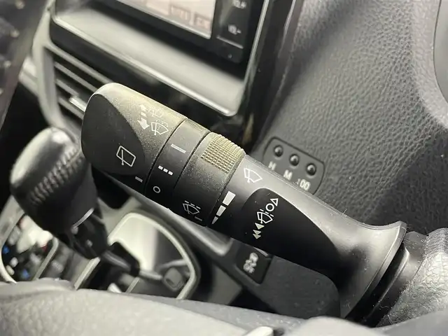 トヨタ ノア Si 福井県 2015(平27)年 5.7万km ブラック 純正SDナビ/ＣＤ　ＤＶＤ　Ｂｌｕｅｔｏｏｔｈ　/フルセグＴＶ　ＦＭ　ＡＭ　ＳＤ　/バックカメラ　/MTモード付きAT/両側パワースライドドア　/ビルトインＥＴＣ　/モデリスタエアロ/マフラーカッター/純正AW/オートライト