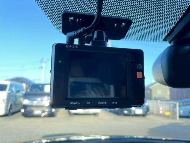 トヨタ カローラ フィールダー 1．8S エアロツアラー W×B 岩手県 2013(平25)年 4.3万km ブラックマイカ 前後ドライブレコーダー　/純正ＳＤナビ　Ｂｌｕｅｔｏｏｔｈ／ＣＤ／ＤＶＤ／フルセグＴＶ　/バックカメラ　/ＥＴＣ　/スペアキー　/トノカバー　/純正フロアマット/ハーフレザーシート　/ＡＢＳ　/横滑り防止措置