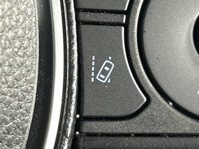 トヨタ ＲＡＶ４ ハイブリッドG 神奈川県 2021(令3)年 4.4万km ホワイトパールクリスタルシャイン 4WD/純正9型ディスプレイオーディオ/コネクトナビ/フルセグ　USB　Bluetooth　Miracast/パノラミックビューモニター/ブラックルーフレール/置くだけ充電/AC100Vコンセント/ハンズフリーパワーバックドア/純正ビルトインETC2.0/純正前方ドライブレコーダー/セーフティセンス/プリクラッシュセーフティ/レーントレーシングアシスト/レーダークルーズコントロール/オートマチックハイビーム/ロードサインアシスト/先行車発進告知機能/インテリジェントクリアランスソナー/リアクロストラフィックブレーキ/ブラインドスポットモニター/カブロン合皮シート/運転席パワーシート/ポジションメモリー/前席シートヒーター/革巻きステアリング/ステアリングヒーター/電動パーキングブレーキ/オートブレーキホールド/自動防眩ミラー/プッシュスタート/スマートキー/LEDヘッドランプ/フロントフォグランプ/オートライト/純正18インチアルミホイール/純正リアスポイラー/取説　保証書　スペアキー