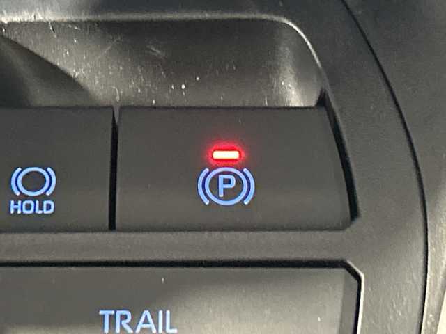 トヨタ ＲＡＶ４ ハイブリッドG 神奈川県 2021(令3)年 4.4万km ホワイトパールクリスタルシャイン 4WD/純正9型ディスプレイオーディオ/コネクトナビ/フルセグ　USB　Bluetooth　Miracast/パノラミックビューモニター/ブラックルーフレール/置くだけ充電/AC100Vコンセント/ハンズフリーパワーバックドア/純正ビルトインETC2.0/純正前方ドライブレコーダー/セーフティセンス/プリクラッシュセーフティ/レーントレーシングアシスト/レーダークルーズコントロール/オートマチックハイビーム/ロードサインアシスト/先行車発進告知機能/インテリジェントクリアランスソナー/リアクロストラフィックブレーキ/ブラインドスポットモニター/カブロン合皮シート/運転席パワーシート/ポジションメモリー/前席シートヒーター/革巻きステアリング/ステアリングヒーター/電動パーキングブレーキ/オートブレーキホールド/自動防眩ミラー/プッシュスタート/スマートキー/LEDヘッドランプ/フロントフォグランプ/オートライト/純正18インチアルミホイール/純正リアスポイラー/取説　保証書　スペアキー