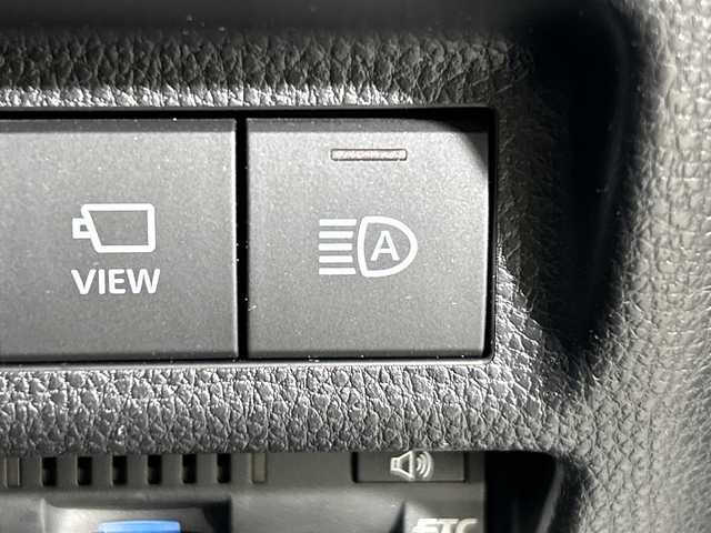 トヨタ ＲＡＶ４ ハイブリッドG 神奈川県 2021(令3)年 4.4万km ホワイトパールクリスタルシャイン 4WD/純正9型ディスプレイオーディオ/コネクトナビ/フルセグ　USB　Bluetooth　Miracast/パノラミックビューモニター/ブラックルーフレール/置くだけ充電/AC100Vコンセント/ハンズフリーパワーバックドア/純正ビルトインETC2.0/純正前方ドライブレコーダー/セーフティセンス/プリクラッシュセーフティ/レーントレーシングアシスト/レーダークルーズコントロール/オートマチックハイビーム/ロードサインアシスト/先行車発進告知機能/インテリジェントクリアランスソナー/リアクロストラフィックブレーキ/ブラインドスポットモニター/カブロン合皮シート/運転席パワーシート/ポジションメモリー/前席シートヒーター/革巻きステアリング/ステアリングヒーター/電動パーキングブレーキ/オートブレーキホールド/自動防眩ミラー/プッシュスタート/スマートキー/LEDヘッドランプ/フロントフォグランプ/オートライト/純正18インチアルミホイール/純正リアスポイラー/取説　保証書　スペアキー