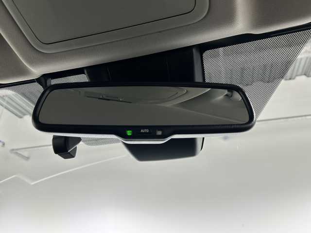 トヨタ ＲＡＶ４ ハイブリッドG 神奈川県 2021(令3)年 4.4万km ホワイトパールクリスタルシャイン 4WD/純正9型ディスプレイオーディオ/コネクトナビ/フルセグ　USB　Bluetooth　Miracast/パノラミックビューモニター/ブラックルーフレール/置くだけ充電/AC100Vコンセント/ハンズフリーパワーバックドア/純正ビルトインETC2.0/純正前方ドライブレコーダー/セーフティセンス/プリクラッシュセーフティ/レーントレーシングアシスト/レーダークルーズコントロール/オートマチックハイビーム/ロードサインアシスト/先行車発進告知機能/インテリジェントクリアランスソナー/リアクロストラフィックブレーキ/ブラインドスポットモニター/カブロン合皮シート/運転席パワーシート/ポジションメモリー/前席シートヒーター/革巻きステアリング/ステアリングヒーター/電動パーキングブレーキ/オートブレーキホールド/自動防眩ミラー/プッシュスタート/スマートキー/LEDヘッドランプ/フロントフォグランプ/オートライト/純正18インチアルミホイール/純正リアスポイラー/取説　保証書　スペアキー