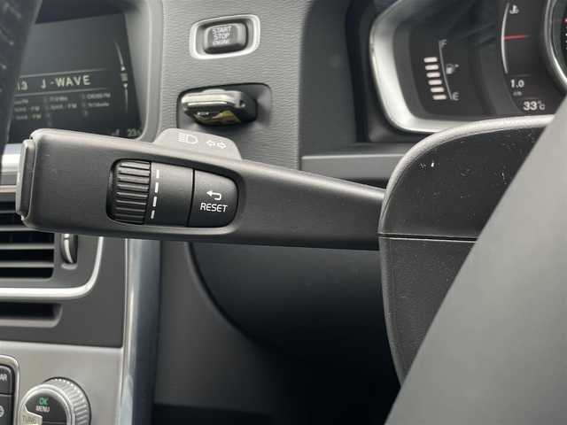 ボルボ Ｖ６０ D4 ダイナミックエディション 東京都 2016(平28)年 3.7万km ベージュ 衝突軽減ブレーキ/アダプティブクルーズコントロール/純正ナビ/バックカメラ/シートヒーター/ETC/レザーシート/電動格納ミラー