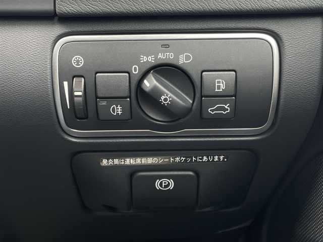 ボルボ Ｖ６０ D4 ダイナミックエディション 東京都 2016(平28)年 3.7万km ベージュ 衝突軽減ブレーキ/アダプティブクルーズコントロール/純正ナビ/バックカメラ/シートヒーター/ETC/レザーシート/電動格納ミラー
