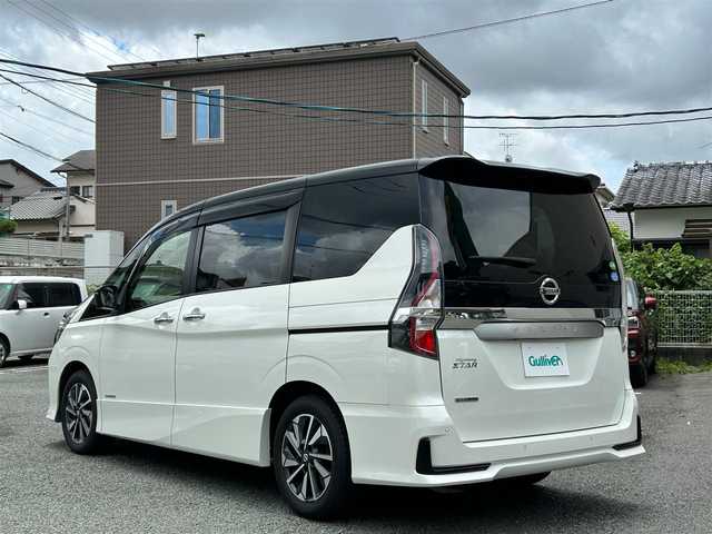 日産 セレナ ハイウェイスター V 熊本県 2020(令2)年 5.3万km ブリリアントホワイトパール 2トーン 衝突軽減ブレーキ/プッシュスタート/純正ナビ/（CD・DVD・フルセグTV・BTオーディオ・SD）/アラウンドビューモニター/純正フリップダウンモニター/ETC/ドライブレコーダー/純正16インチAW/両側パワースライドドア/クルーズコントロール/LEDヘッドライト/オートライト/フォグライト/前後コーナーセンサー/横滑り防止装置/ウィンカーミラー/純正フロアマット/純正ドアバイザー/スマートスペアキー×1本