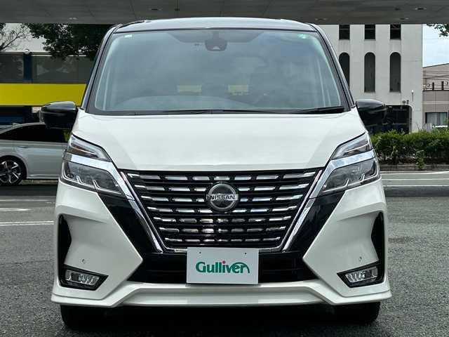 日産 セレナ ハイウェイスター V 熊本県 2020(令2)年 5.3万km ブリリアントホワイトパール 2トーン 衝突軽減ブレーキ/プッシュスタート/純正ナビ/（CD・DVD・フルセグTV・BTオーディオ・SD）/アラウンドビューモニター/純正フリップダウンモニター/ETC/ドライブレコーダー/純正16インチAW/両側パワースライドドア/クルーズコントロール/LEDヘッドライト/オートライト/フォグライト/前後コーナーセンサー/横滑り防止装置/ウィンカーミラー/純正フロアマット/純正ドアバイザー/スマートスペアキー×1本