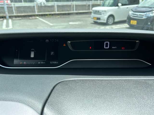日産 セレナ ハイウェイスター V 熊本県 2020(令2)年 5.3万km ブリリアントホワイトパール 2トーン 衝突軽減ブレーキ/プッシュスタート/純正ナビ/（CD・DVD・フルセグTV・BTオーディオ・SD）/アラウンドビューモニター/純正フリップダウンモニター/ETC/ドライブレコーダー/純正16インチAW/両側パワースライドドア/クルーズコントロール/LEDヘッドライト/オートライト/フォグライト/前後コーナーセンサー/横滑り防止装置/ウィンカーミラー/純正フロアマット/純正ドアバイザー/スマートスペアキー×1本