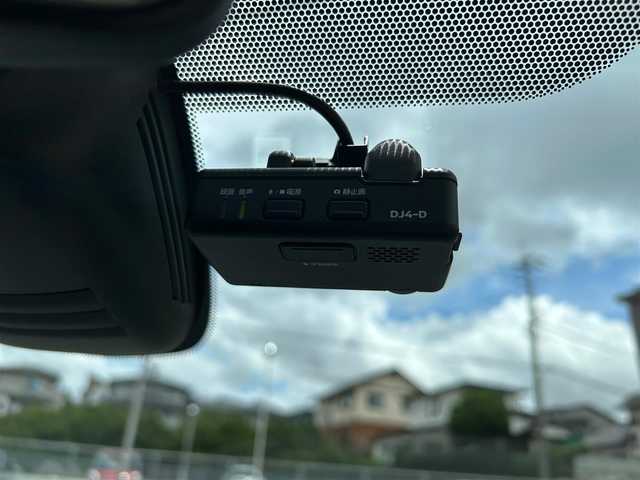日産 セレナ ハイウェイスター V 熊本県 2020(令2)年 5.3万km ブリリアントホワイトパール 2トーン 衝突軽減ブレーキ/プッシュスタート/純正ナビ/（CD・DVD・フルセグTV・BTオーディオ・SD）/アラウンドビューモニター/純正フリップダウンモニター/ETC/ドライブレコーダー/純正16インチAW/両側パワースライドドア/クルーズコントロール/LEDヘッドライト/オートライト/フォグライト/前後コーナーセンサー/横滑り防止装置/ウィンカーミラー/純正フロアマット/純正ドアバイザー/スマートスペアキー×1本