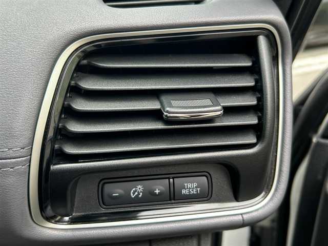 日産 セレナ ハイウェイスター V 熊本県 2020(令2)年 5.3万km ブリリアントホワイトパール 2トーン 衝突軽減ブレーキ/プッシュスタート/純正ナビ/（CD・DVD・フルセグTV・BTオーディオ・SD）/アラウンドビューモニター/純正フリップダウンモニター/ETC/ドライブレコーダー/純正16インチAW/両側パワースライドドア/クルーズコントロール/LEDヘッドライト/オートライト/フォグライト/前後コーナーセンサー/横滑り防止装置/ウィンカーミラー/純正フロアマット/純正ドアバイザー/スマートスペアキー×1本