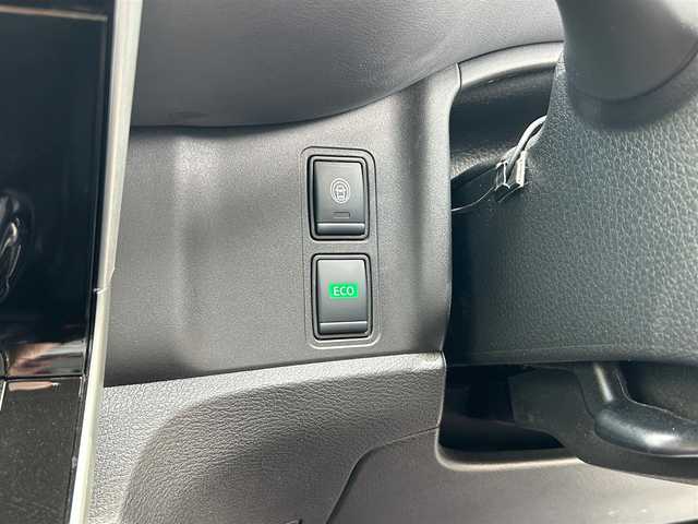 日産 セレナ ハイウェイスター V 熊本県 2020(令2)年 5.3万km ブリリアントホワイトパール 2トーン 衝突軽減ブレーキ/プッシュスタート/純正ナビ/（CD・DVD・フルセグTV・BTオーディオ・SD）/アラウンドビューモニター/純正フリップダウンモニター/ETC/ドライブレコーダー/純正16インチAW/両側パワースライドドア/クルーズコントロール/LEDヘッドライト/オートライト/フォグライト/前後コーナーセンサー/横滑り防止装置/ウィンカーミラー/純正フロアマット/純正ドアバイザー/スマートスペアキー×1本