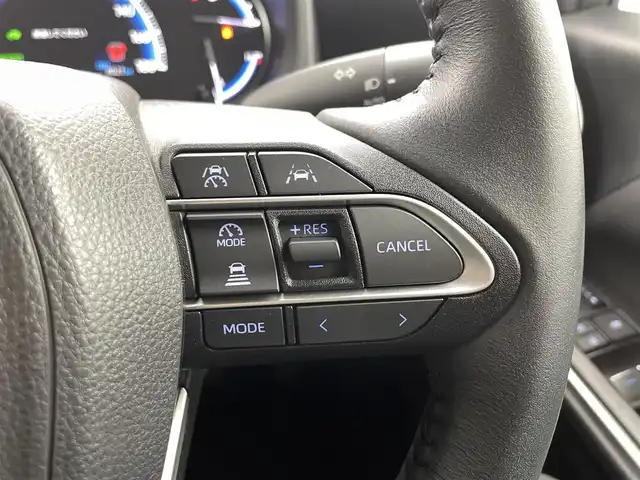 トヨタ ヴォクシー ハイブリッド S－Z 福井県 2024(令6)年 0.8万km アティチュードブラックマイカ 純正ディスプレイナビ/Bluetooth/USB/Miracast/AM/FM/バックカメラ/トヨタセーフティセンス/・プリクラッシュセーフティ/・レーントレーシングアシスト/・レーンディパーチャーアラート/・レーダークルーズコントロール/・アダプティブハイビームシステム／オートマチックハイビーム/・ロードサインアシスト：標識の見逃し防止をサポート/・ドライバー異常時対応システム/・プロアクティブドライビングアシスト/・発進遅れ告知機能/・緊急時操舵支援（アクティブ操舵機能付）/両側パワースライドドア/レーダークルーズコントロール/LEDオートライト/オートマチックハイビーム/ハーフレザーシート/シートヒーター/コーナーセンサー/スマートキー