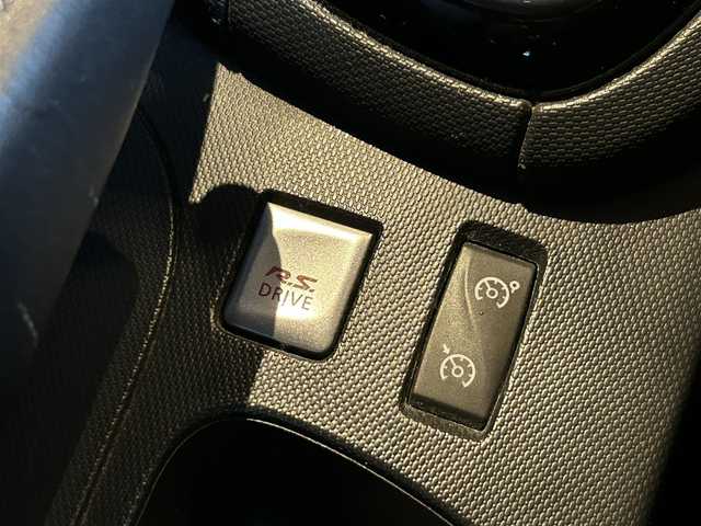 ルノー ルーテシア GT 宮城県 2014(平26)年 4.4万km 白 社外メモリナビ/ワンセグTV/バックカメラ/クルーズコントロール/パドルシフト/ETC車載器/キーレスキー/プッシュエンジンスタート/純正17インチAW/ドライブレコーダー