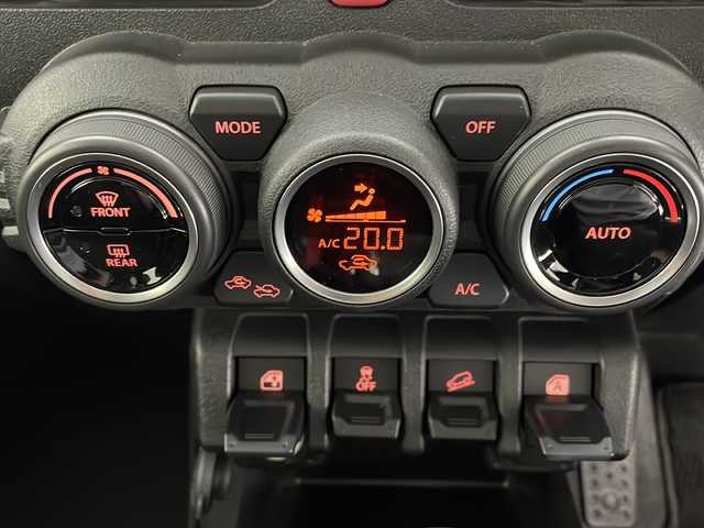 スズキ ジムニー XC 宮崎県 2024(令6)年 0.8万km ブルーイッシュブラックパール3 Ｄ席Ｎ席シートヒーター/ヒルディセントコントロール/コーナーセンサー/レーンキープアシスト　/衝突被害軽減システム　/アイドリングストップ　/クルーズコントロール/ハンドルリモコン/純正フロアーマット/プッシュスタート/取扱説明書
