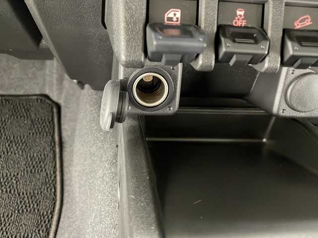 スズキ ジムニー XC 宮崎県 2024(令6)年 0.8万km ブルーイッシュブラックパール3 Ｄ席Ｎ席シートヒーター/ヒルディセントコントロール/コーナーセンサー/レーンキープアシスト　/衝突被害軽減システム　/アイドリングストップ　/クルーズコントロール/ハンドルリモコン/純正フロアーマット/プッシュスタート/取扱説明書