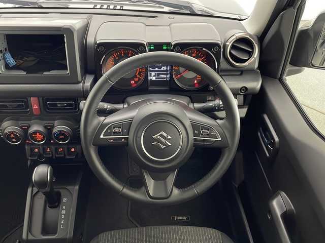 スズキ ジムニー XC 宮崎県 2024(令6)年 0.8万km ブルーイッシュブラックパール3 Ｄ席Ｎ席シートヒーター/ヒルディセントコントロール/コーナーセンサー/レーンキープアシスト　/衝突被害軽減システム　/アイドリングストップ　/クルーズコントロール/ハンドルリモコン/純正フロアーマット/プッシュスタート/取扱説明書