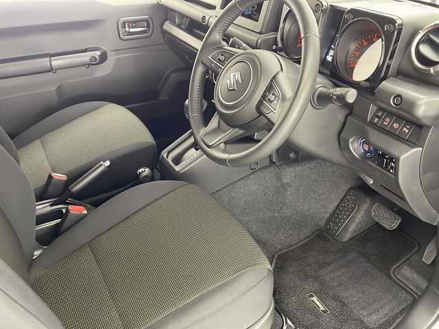 スズキ ジムニー XC 宮崎県 2024(令6)年 0.8万km ブルーイッシュブラックパール3 Ｄ席Ｎ席シートヒーター/ヒルディセントコントロール/コーナーセンサー/レーンキープアシスト　/衝突被害軽減システム　/アイドリングストップ　/クルーズコントロール/ハンドルリモコン/純正フロアーマット/プッシュスタート/取扱説明書