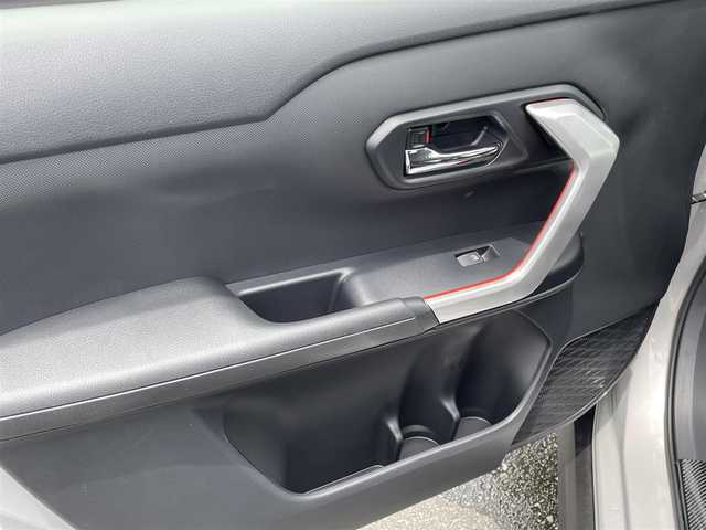 トヨタ ライズ Z 福岡県 2024(令6)年 0.4万km グレー ９型ディスプレイオーディオ　/ＡｐｐｌｅＣａｒｐｌａｙ　/バックカメラ　/シートヒーター　/ドラレコ　/ＥＴＣ　/ＴＶ　/ＢＴ　/ＨＤＭＩ　/ＵＳＢ　/クルコン　/ＨＯＬＤボタン　/電動パーキングブレーキ　/フォグランプ/横滑り防止/プリクラッシュ/アイドリングストップ/純正マット/ドアバイザー