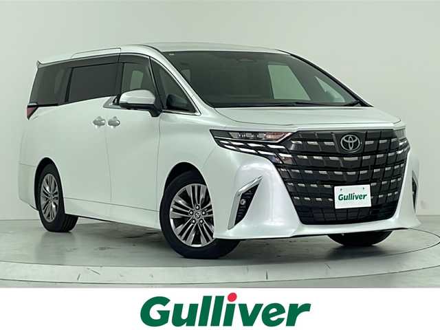 トヨタ アルファード Z 大阪府 2023(令5)年 0.2万km プラチナホワイトパールマイカ トヨタセーフティセンス/　・プリクラッシュセーフティ/　・レーントレーシングアシスト/　・レーダークルーズコントロール/　・レーンディパーチャーアラート/　・オートマチックハイビーム/　・ロードサインアシスト/　・先行車発進アラーム/　・プロアクティブドライビングアシスト/　・フロントクロストラフィックアラート/　・レーンチェンジアシスト/駐車時支援機能/　・リアクロストラフィックアラート/　・パーキングブレーキサポート/　・クリアランスソナー/　・バックソナー/トヨタチームメイト/　・アドバンストパーク/　・アドバンストドライブ/純正14インチディスプレイオーディオ/　Bluetooth/AppleCarPlay/フルセグTV/ワイヤレス充電器/ユニバーサルステップ/スーパーロングオーバーヘッドコンソール/パノラミックビューモニター/バックカメラ/フロントカメラ/HDMI入力端子/USB入力端子/レザーシート/全席シートヒーター/全席エアシート/全席パワーシート/運転席ポジションメモリー/本革巻きステアリング/ステアリングヒーター/ブラインドスポットミニター/ビルトインETC2.0
