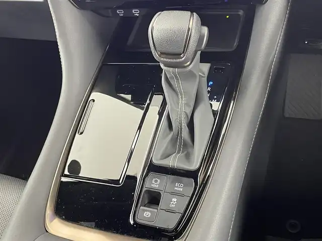 トヨタ アルファード Z 大阪府 2023(令5)年 0.2万km プラチナホワイトパールマイカ トヨタセーフティセンス/　・プリクラッシュセーフティ/　・レーントレーシングアシスト/　・レーダークルーズコントロール/　・レーンディパーチャーアラート/　・オートマチックハイビーム/　・ロードサインアシスト/　・先行車発進アラーム/　・プロアクティブドライビングアシスト/　・フロントクロストラフィックアラート/　・レーンチェンジアシスト/駐車時支援機能/　・リアクロストラフィックアラート/　・パーキングブレーキサポート/　・クリアランスソナー/　・バックソナー/トヨタチームメイト/　・アドバンストパーク/　・アドバンストドライブ/純正14インチディスプレイオーディオ/　Bluetooth/AppleCarPlay/フルセグTV/ワイヤレス充電器/ユニバーサルステップ/スーパーロングオーバーヘッドコンソール/パノラミックビューモニター/バックカメラ/フロントカメラ/HDMI入力端子/USB入力端子/レザーシート/全席シートヒーター/全席エアシート/全席パワーシート/運転席ポジションメモリー/本革巻きステアリング/ステアリングヒーター/ブラインドスポットミニター/ビルトインETC2.0