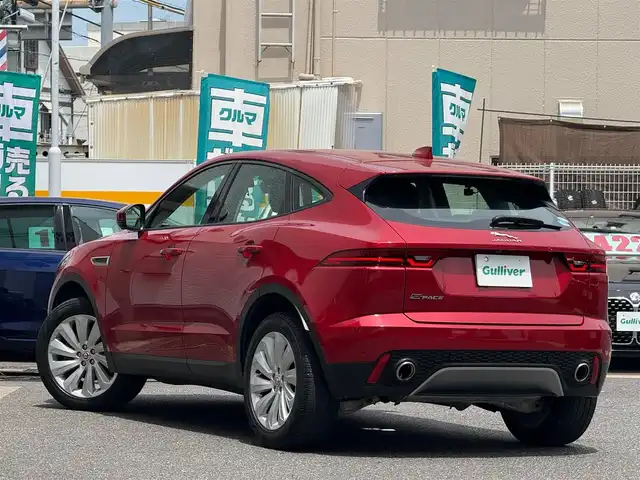 ジャガー Ｅペース 愛知県 2018(平30)年 4.9万km イタリアンレーシングレッド /正規ディーラー車//禁煙車//AWD//10.2インチタッチスクリーンナビ//フルセグ/USB/Bluetooth/SOSコール//サラウンドカメラ//ETC2.0//前後ドライブレコーダー//純正19インチAW//アクティブドライブライン//オールサーフィスプログレスコントロール//ロートラクションローンチ//シャーシダイナミクス//コンフィギュラブルダイナミクス//DSC//衝突軽減ブレーキ//レーンキープアシスト//レーダークルーズコントロール//運転者疲労警告//ブラインドスポットアシスト//パーキングエイド//パワーリアゲート//LEDオートヘッドライト//フロント・リアフォグランプ//MTモード付きAT//スピードリミッター//アイドリングストップ//プッシュスタート//スペアスマートキー//オートリトラクタブルウィンカーミラー//革巻きステアリング//ステアリモコン//チルト＆テレスコピックステアリング//トノカバー//純正フロアマット//シートリフター//保証書//取扱説明書//ディーラー点検整備記録簿R1.2.3.4.5