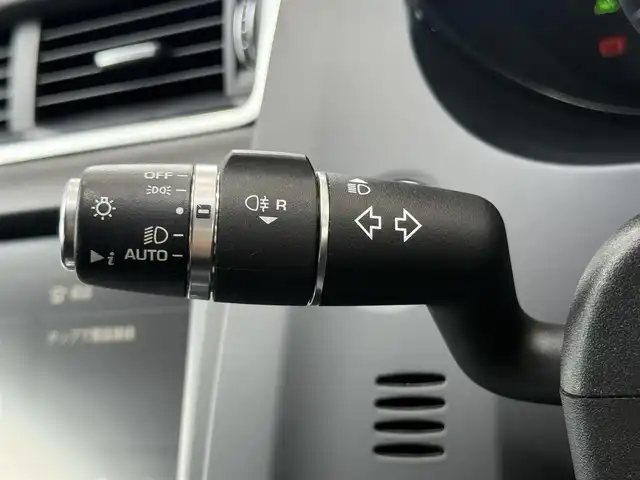 ジャガー Ｅペース 愛知県 2018(平30)年 4.9万km イタリアンレーシングレッド /正規ディーラー車//禁煙車//AWD//10.2インチタッチスクリーンナビ//フルセグ/USB/Bluetooth/SOSコール//サラウンドカメラ//ETC2.0//前後ドライブレコーダー//純正19インチAW//アクティブドライブライン//オールサーフィスプログレスコントロール//ロートラクションローンチ//シャーシダイナミクス//コンフィギュラブルダイナミクス//DSC//衝突軽減ブレーキ//レーンキープアシスト//レーダークルーズコントロール//運転者疲労警告//ブラインドスポットアシスト//パーキングエイド//パワーリアゲート//LEDオートヘッドライト//フロント・リアフォグランプ//MTモード付きAT//スピードリミッター//アイドリングストップ//プッシュスタート//スペアスマートキー//オートリトラクタブルウィンカーミラー//革巻きステアリング//ステアリモコン//チルト＆テレスコピックステアリング//トノカバー//純正フロアマット//シートリフター//保証書//取扱説明書//ディーラー点検整備記録簿R1.2.3.4.5