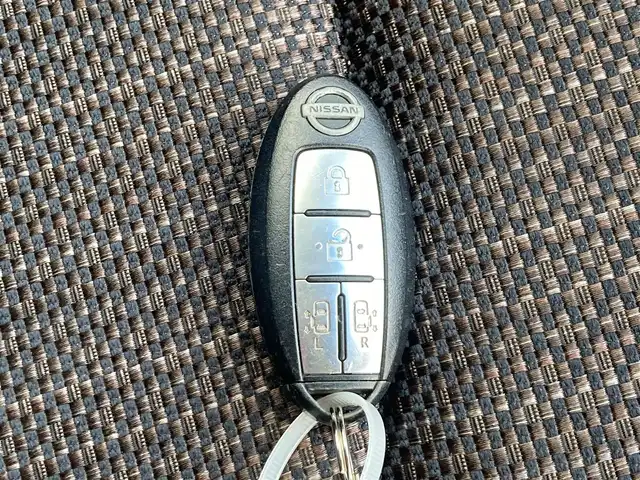 日産 セレナ ハイウェイスター Sハイブリッド 静岡県 2014(平26)年 8.3万km タイガーアイブラウン (株)IDOMが運営する【じしゃロン焼津店】の自社ローン専用車両になります。こちらは現金またはオートローンご利用時の価格です。自社ローンご希望の方は別途その旨お申付け下さい /純正ＳＤナビ/（フルセグTV/Ｂｌｕｅｔｏｏｔｈ接続/ＣＤ/ＤＶＤ/ミュージックサーバー）/純正フリップダウンモニター/両側パワースライドドア/バックライト/ＥＴＣ