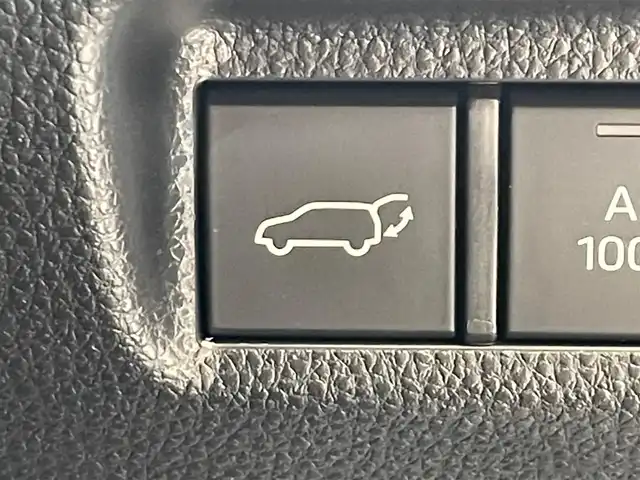 トヨタ ＲＡＶ４ ハイブリッド アドベンチャー 岩手県 2022(令4)年 4.1万km アティチュードブラックマイカ ４WD/ムーンルーフ/ハンズフリーパワーバックドア/トヨタセーフティセンス/プリクラッシュセーフティ/レーダークルーズコントロール/レーントレーシングアシスト/オートマチックハイビーム/クリアランスソナー/ロードサインアシスト/先行車発進告知機能/デジタルインナーミラー/AC100V1500Wアクセサリーコンセント/パワーシート/シートヒーター/シートベンチレーション/ステアリングヒーター/純正ディスプレイオーディオ/ナビキット/フルセグTV/バックカメラ/ETC2.0/ドライブレコーダー/LEDヘッドランプ
