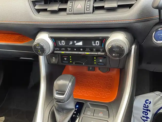 トヨタ ＲＡＶ４ ハイブリッド アドベンチャー 岩手県 2022(令4)年 4.1万km アティチュードブラックマイカ ４WD/ムーンルーフ/ハンズフリーパワーバックドア/トヨタセーフティセンス/プリクラッシュセーフティ/レーダークルーズコントロール/レーントレーシングアシスト/オートマチックハイビーム/クリアランスソナー/ロードサインアシスト/先行車発進告知機能/デジタルインナーミラー/AC100V1500Wアクセサリーコンセント/パワーシート/シートヒーター/シートベンチレーション/ステアリングヒーター/純正ディスプレイオーディオ/ナビキット/フルセグTV/バックカメラ/ETC2.0/ドライブレコーダー/LEDヘッドランプ