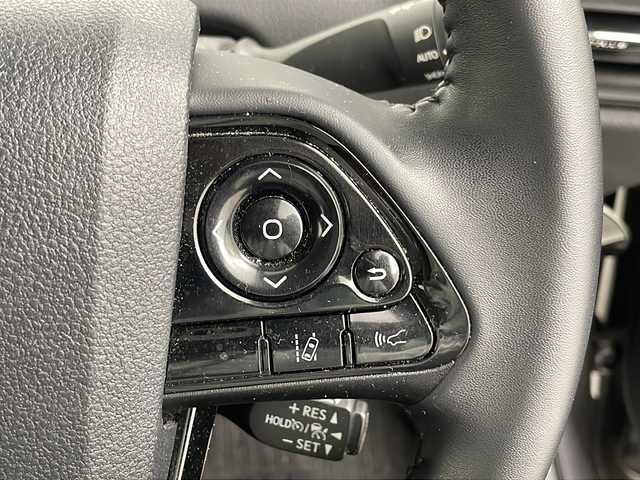 トヨタ プリウス S 埼玉県 2020(令2)年 4.3万km グレーメタリック 純正ナビ（NSLN-W68）/（AM・FM・Bluetooth）/ビルトインETC/バックカメラ/クルーズコントロール/先行車発進お知らせ機能/レーンキープアシスト/コーナーセンサー/横滑り防止装置/盗難防止装置/オートハイビーム/プッシュスタート/LEDヘッドライト/スマートキーｘ２/純正フロアマット/純正ドアバイザー/ウィンカーミラー/革巻きハンドル