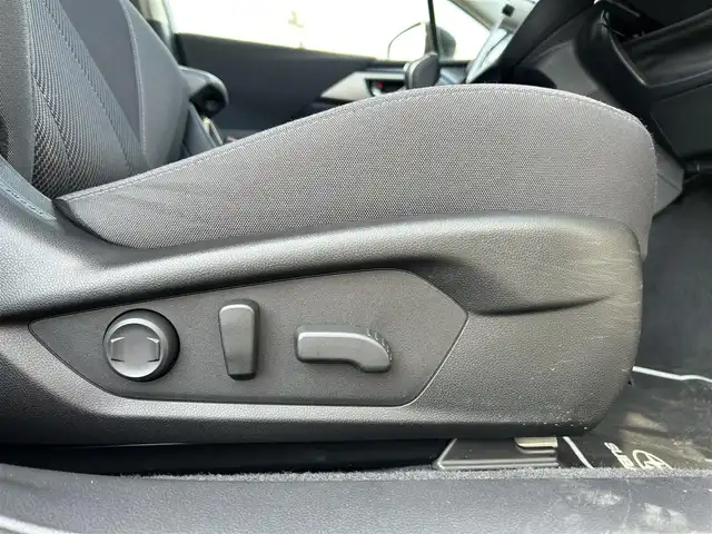 スバル インプレッサ ST－H 愛媛県 2024(令6)年 3.4万km アイスシルバーメタリック 登録時走行距離：33899Km/純正メーカーOPメモリナビ/フルセグTV/BT/AM/FM/ETC/Bカメラ/D+Nシートヒーター/D+Nパワーシート/ハンドルヒーター/追従クルコン/横滑り防止装置/衝突軽減システム/後コーナーセンサー/LEDヘッドライト/オートライト/フォグランプ/エンジンスタートボタン/スマートキー/スペアキー/純正アルミホイール