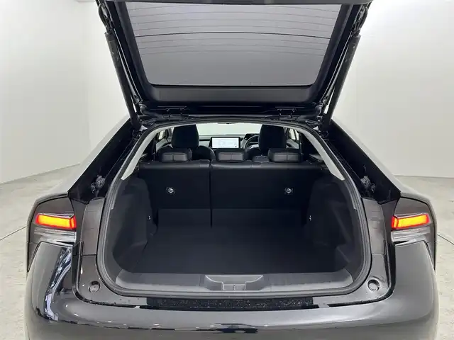 トヨタ プリウス Z 茨城県 2023(令5)年 2.3万km アティチュードブラックマイカ モデリスタエアロ　/サンルーフ　/純正ＤＡナビ　/全方位カメラ　/ビルトインＥＴＣ２．０　/デジタルルームミラー　/ＡＣＣ　/コーナーセンサー　/セーフティセンス　/衝突被害軽減　/パーキングアシスト　/パワーリアゲート