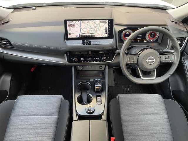 日産 エクストレイル X e－4ORCE 大分県 2024(令6)年 0.5万km ブリリアントホワイトパール 4WD/プロパイロット/純正12インチナビ/全方位カメラ/ステアリングスイッチ/ブラインドスポットモニター/シートヒーター/デジタルインナーミラー/LEDヘッドライト/ビルトインETC2.0/純正１８インチAW/純正フロアマット/スペアキー×1/保証書/取扱説明書