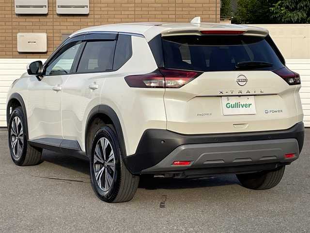 日産 エクストレイル X e－4ORCE 大分県 2024(令6)年 0.5万km ブリリアントホワイトパール 4WD/プロパイロット/純正12インチナビ/全方位カメラ/ステアリングスイッチ/ブラインドスポットモニター/シートヒーター/デジタルインナーミラー/LEDヘッドライト/ビルトインETC2.0/純正１８インチAW/純正フロアマット/スペアキー×1/保証書/取扱説明書