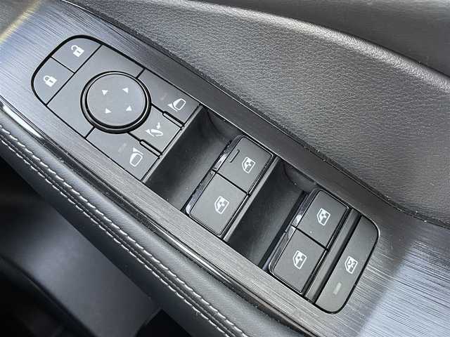 日産 エクストレイル X e－4ORCE 大分県 2024(令6)年 0.5万km ブリリアントホワイトパール 4WD/プロパイロット/純正12インチナビ/全方位カメラ/ステアリングスイッチ/ブラインドスポットモニター/シートヒーター/デジタルインナーミラー/LEDヘッドライト/ビルトインETC2.0/純正１８インチAW/純正フロアマット/スペアキー×1/保証書/取扱説明書