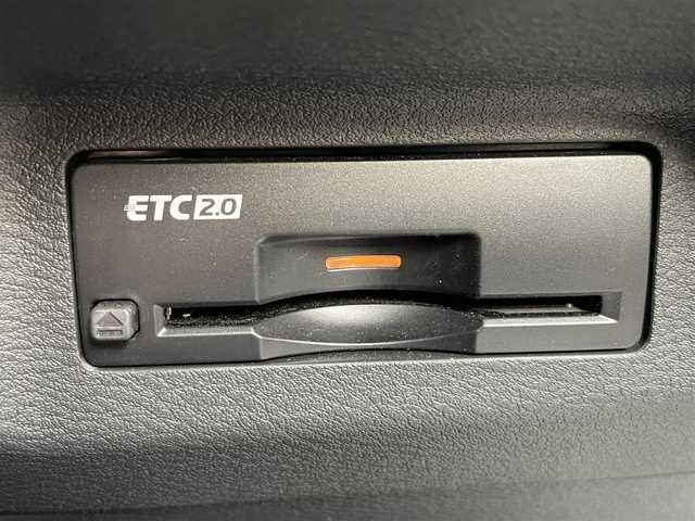 日産 エクストレイル X e－4ORCE 大分県 2024(令6)年 0.5万km ブリリアントホワイトパール 4WD/プロパイロット/純正12インチナビ/全方位カメラ/ステアリングスイッチ/ブラインドスポットモニター/シートヒーター/デジタルインナーミラー/LEDヘッドライト/ビルトインETC2.0/純正１８インチAW/純正フロアマット/スペアキー×1/保証書/取扱説明書