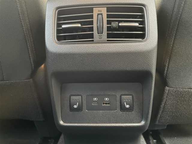 日産 エクストレイル X e－4ORCE 大分県 2024(令6)年 0.5万km ブリリアントホワイトパール 4WD/プロパイロット/純正12インチナビ/全方位カメラ/ステアリングスイッチ/ブラインドスポットモニター/シートヒーター/デジタルインナーミラー/LEDヘッドライト/ビルトインETC2.0/純正１８インチAW/純正フロアマット/スペアキー×1/保証書/取扱説明書