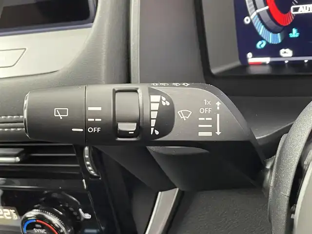 日産 エクストレイル X e－4ORCE 大分県 2024(令6)年 0.5万km ブリリアントホワイトパール 4WD/プロパイロット/純正12インチナビ/全方位カメラ/ステアリングスイッチ/ブラインドスポットモニター/シートヒーター/デジタルインナーミラー/LEDヘッドライト/ビルトインETC2.0/純正１８インチAW/純正フロアマット/スペアキー×1/保証書/取扱説明書