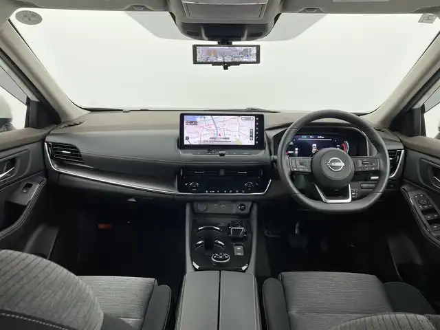 日産 エクストレイル X e－4ORCE 大分県 2024(令6)年 0.5万km ブリリアントホワイトパール 4WD/プロパイロット/純正12インチナビ/全方位カメラ/ステアリングスイッチ/ブラインドスポットモニター/シートヒーター/デジタルインナーミラー/LEDヘッドライト/ビルトインETC2.0/純正１８インチAW/純正フロアマット/スペアキー×1/保証書/取扱説明書