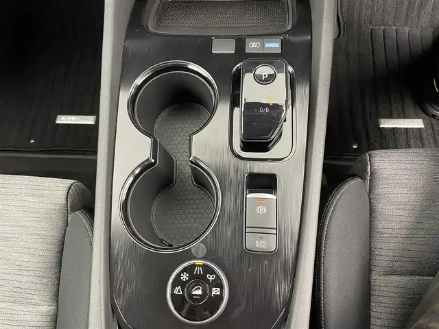 日産 エクストレイル X e－4ORCE 大分県 2024(令6)年 0.5万km ブリリアントホワイトパール 4WD/プロパイロット/純正12インチナビ/全方位カメラ/ステアリングスイッチ/ブラインドスポットモニター/シートヒーター/デジタルインナーミラー/LEDヘッドライト/ビルトインETC2.0/純正１８インチAW/純正フロアマット/スペアキー×1/保証書/取扱説明書