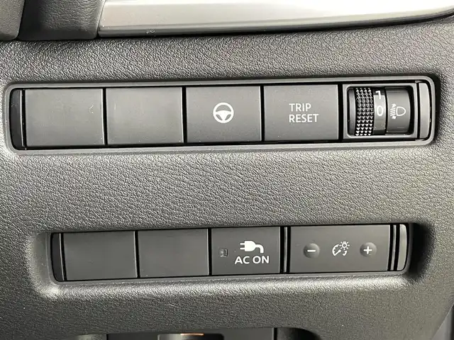 日産 エクストレイル X e－4ORCE 大分県 2024(令6)年 0.5万km ブリリアントホワイトパール 4WD/プロパイロット/純正12インチナビ/全方位カメラ/ステアリングスイッチ/ブラインドスポットモニター/シートヒーター/デジタルインナーミラー/LEDヘッドライト/ビルトインETC2.0/純正１８インチAW/純正フロアマット/スペアキー×1/保証書/取扱説明書