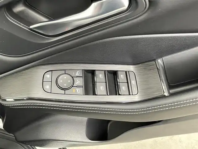 日産 エクストレイル X e－4ORCE 大分県 2024(令6)年 0.5万km ブリリアントホワイトパール 4WD/プロパイロット/純正12インチナビ/全方位カメラ/ステアリングスイッチ/ブラインドスポットモニター/シートヒーター/デジタルインナーミラー/LEDヘッドライト/ビルトインETC2.0/純正１８インチAW/純正フロアマット/スペアキー×1/保証書/取扱説明書