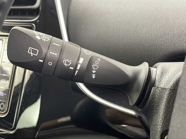 トヨタ プリウス S 埼玉県 2020(令2)年 1.9万km グレー 純正ナビ/防犯カメラ/Pスタート/社外フロアマット
