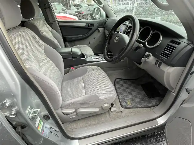 トヨタ ハイラックス サーフ SSR－X 香川県 2008(平20)年 13.7万km シルバーM carrozzeriaナビ/(AVIC-RW710)/フルセグTV/HDMI/USB/BT/SD/フロントドライブレコーダー/バックカメラ/キーレス/4WD/ETC/純正16インチアルミ/ドアバイザー/オートライト/フロントフォグ/取扱説明書/保証書