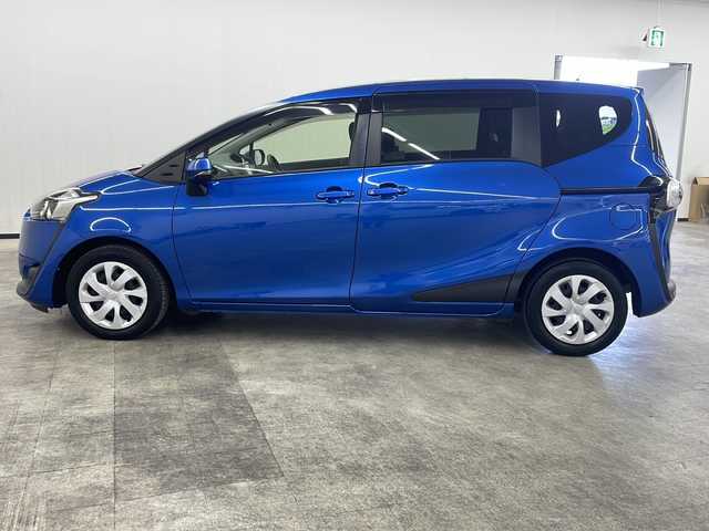 トヨタ シエンタ G 長崎県 2017(平29)年 7.2万km コバルトブルーメタリック 禁煙車/社外メモリナビ/(DVD/フルセグTV/Bluetooth/)/バックカメラ/ビルトインETC/純正ヘッドランプ/ハロゲンライト/両側パワースライドドア/前後ドライブレコーダー/純正フロアマット/横滑り防止機能/スマートキー/三列シート/取説